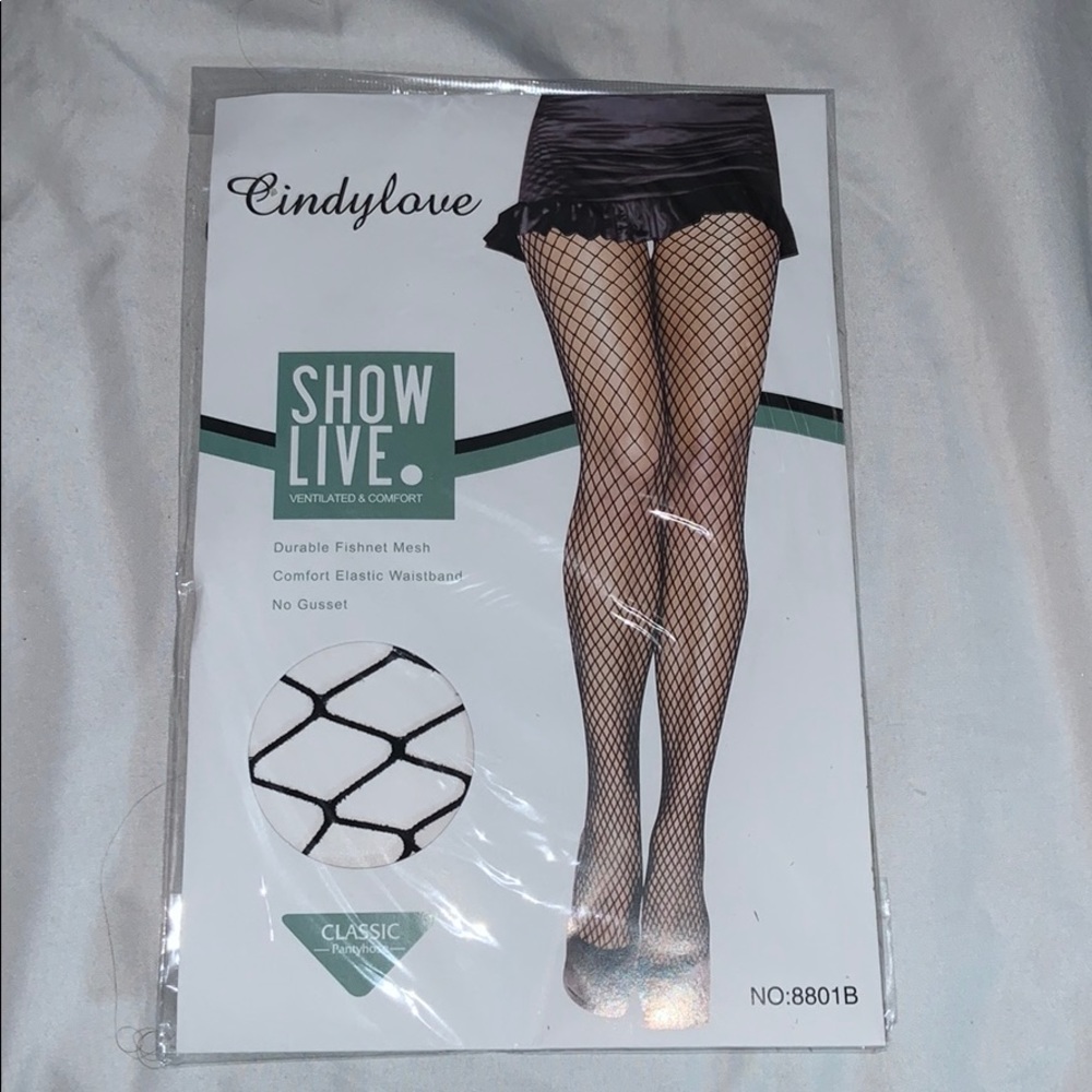 Pantyhose/fishnet stockings